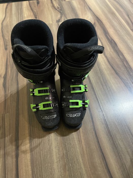 Clapari schi pentru copii.