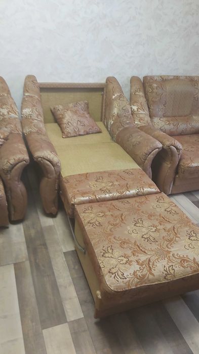 Мягкий уголок, диван и 2 кресла