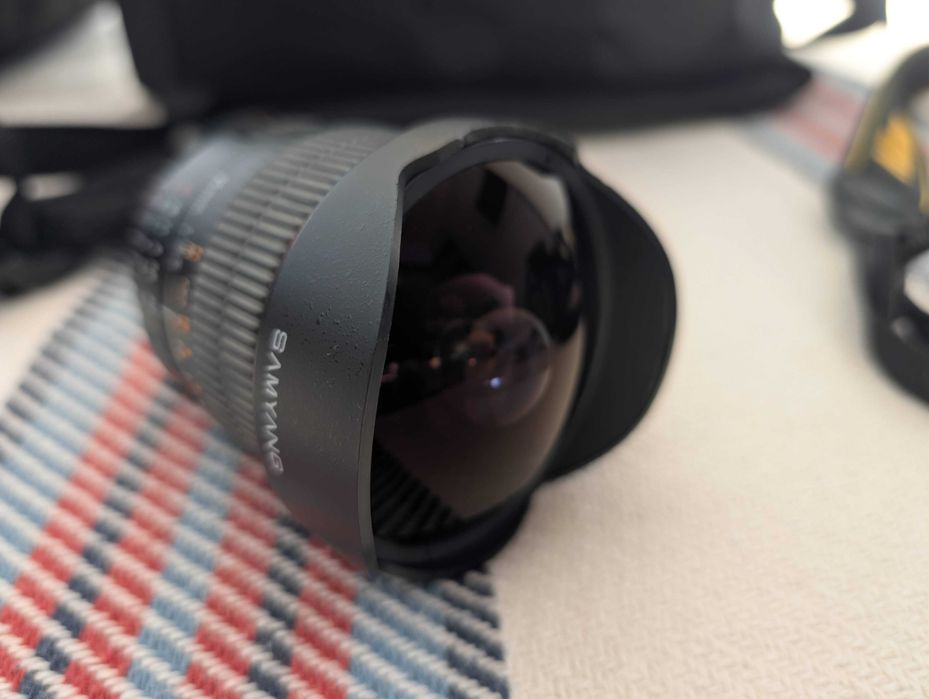Продавам Nikon D3300, Nikon 18-105, Nikon 35, Samyang 8mm, SB-500