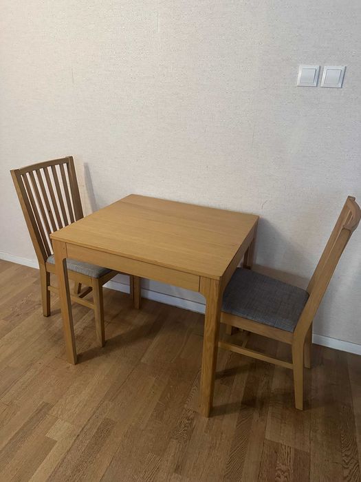 Masa de lemn extensibila+2 scaune