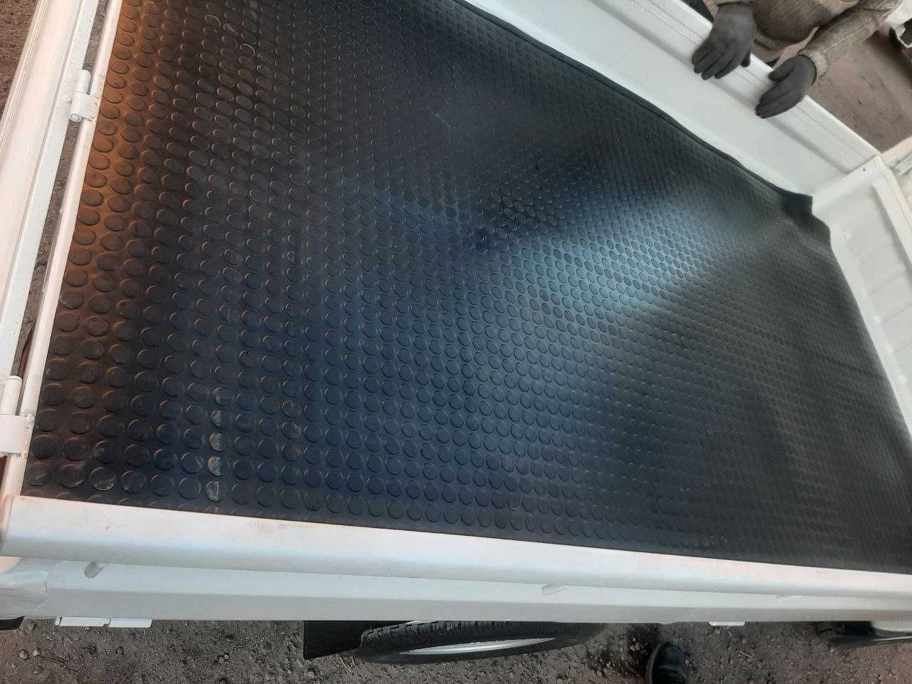Labo Avtomashinasi bort qismiga rezinivi kovrik
600 000 сум