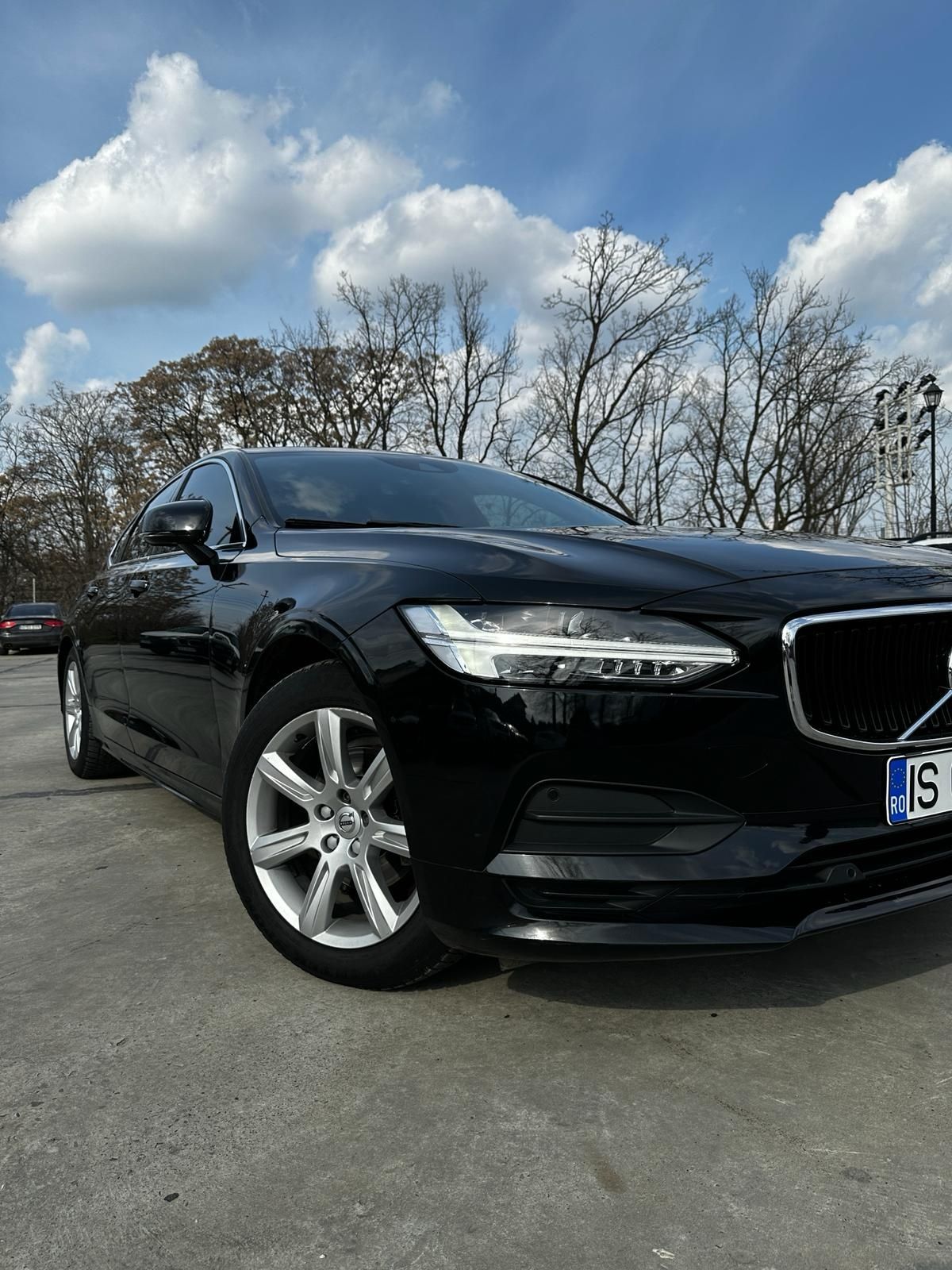 Volvo S90 D4-190 cai Momentum