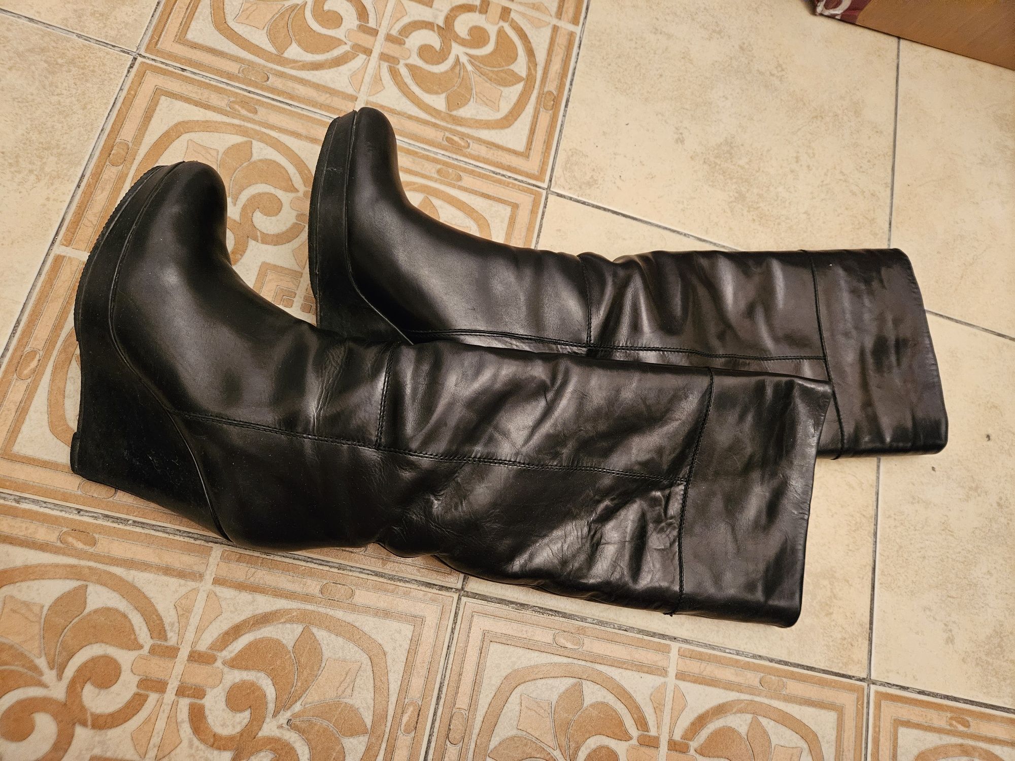 Сапоги кожаные Базовая модель размер 36 италия замшевые  размер 37