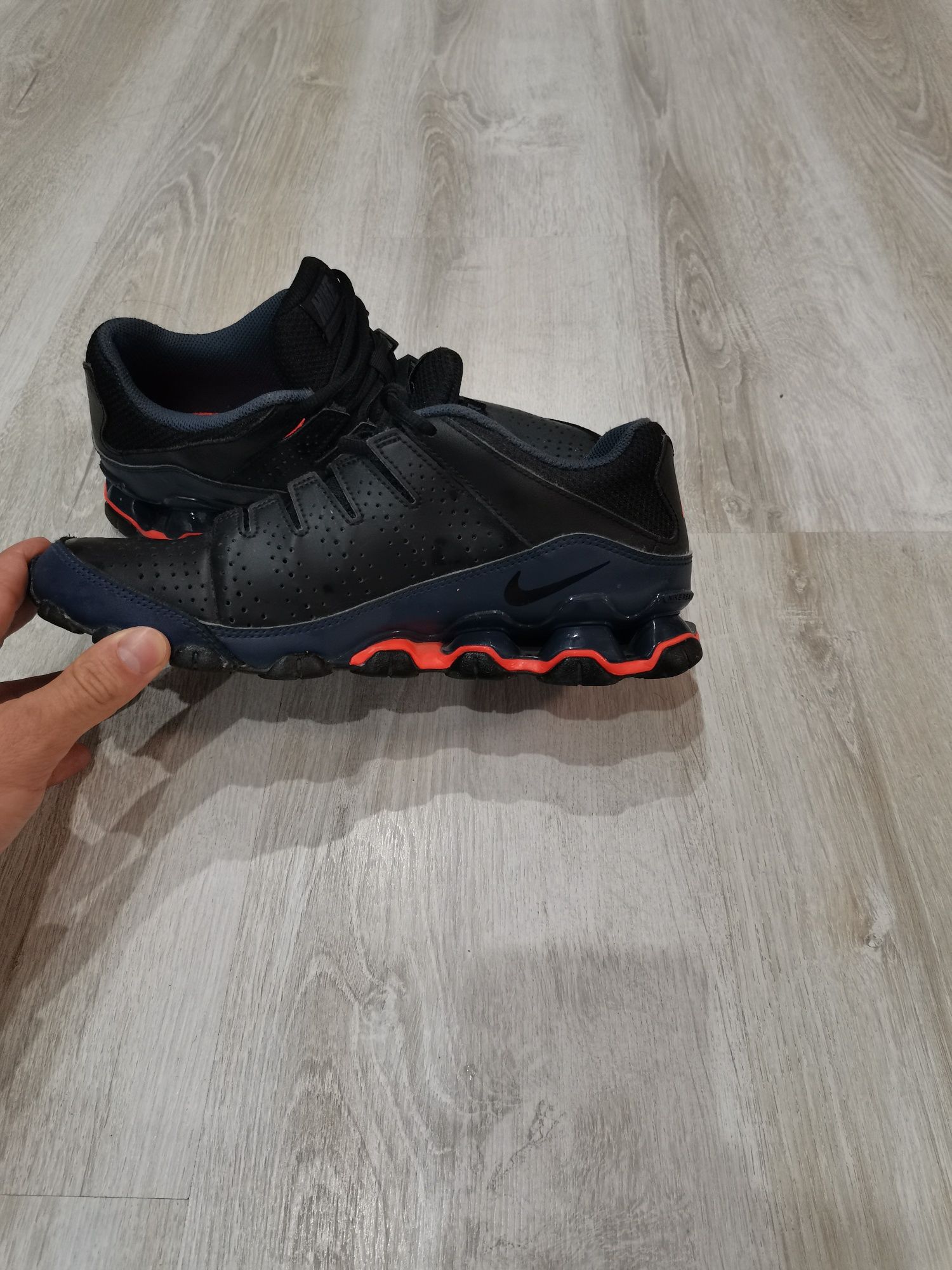 Маратонки nike 41 номер
