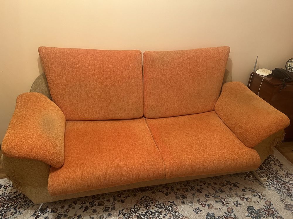 Продам диван и два кресла