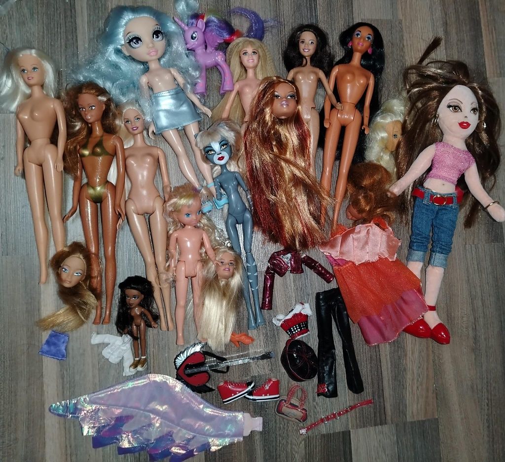 Vand lot papusi Bratz, Rainbow High, Monster, Disney,Tanya, etc