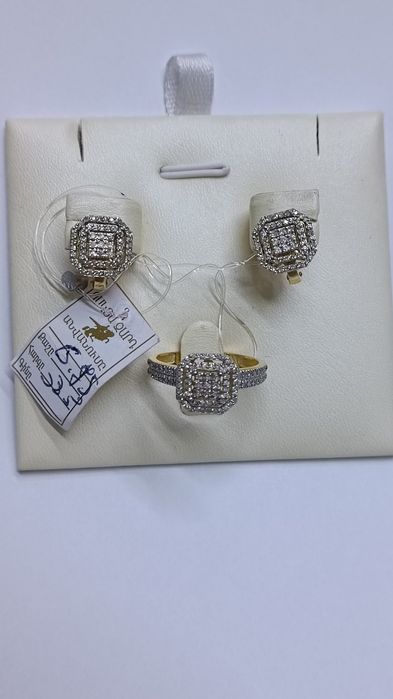 Комплект из золота с бриллиантами