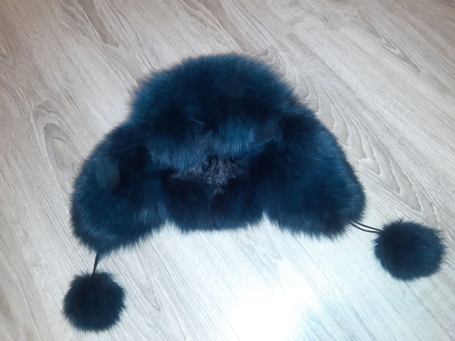Caciula blana naturală piele ciucuri