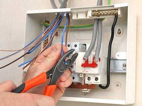 Електрически услуги, настройка на компютри, смартфони, камери