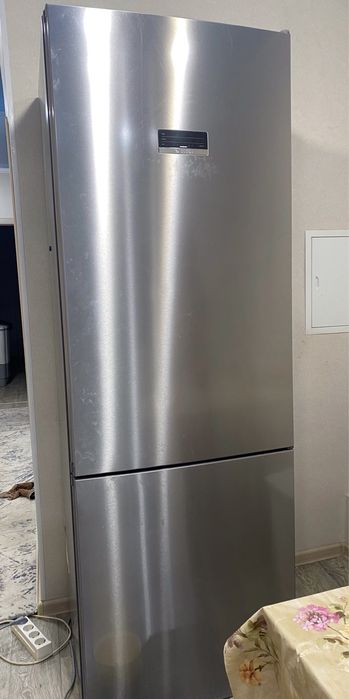 Холодильник Bosch KGN49XI30U
