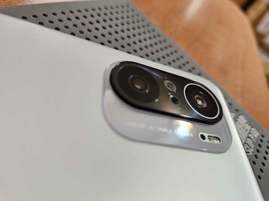 Xiaomi POCO F3 – 8/128GB, пълен комплект, неразличим от нов!