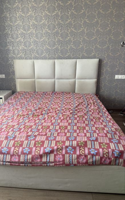 Кровать ,размер 180*200.