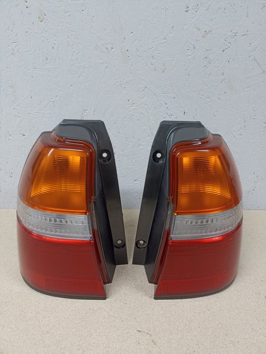 Фонари задние nissan Rnessa