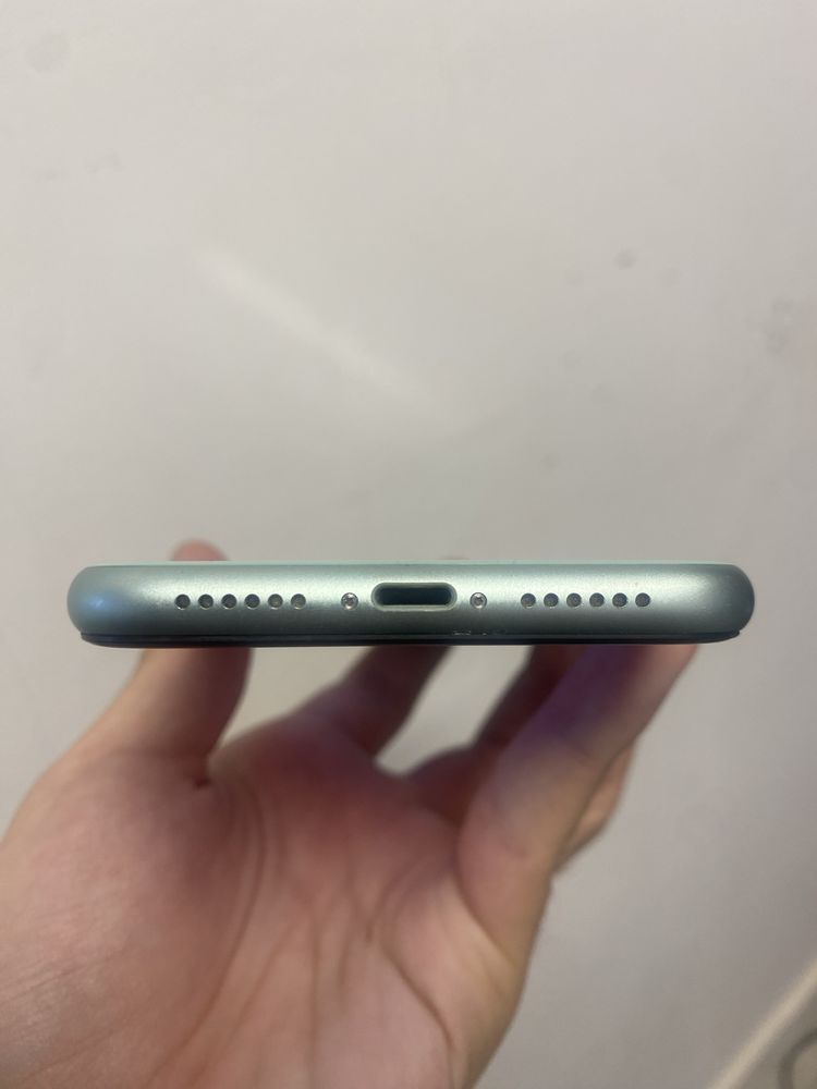 СРОЧНО продам iPhone 11