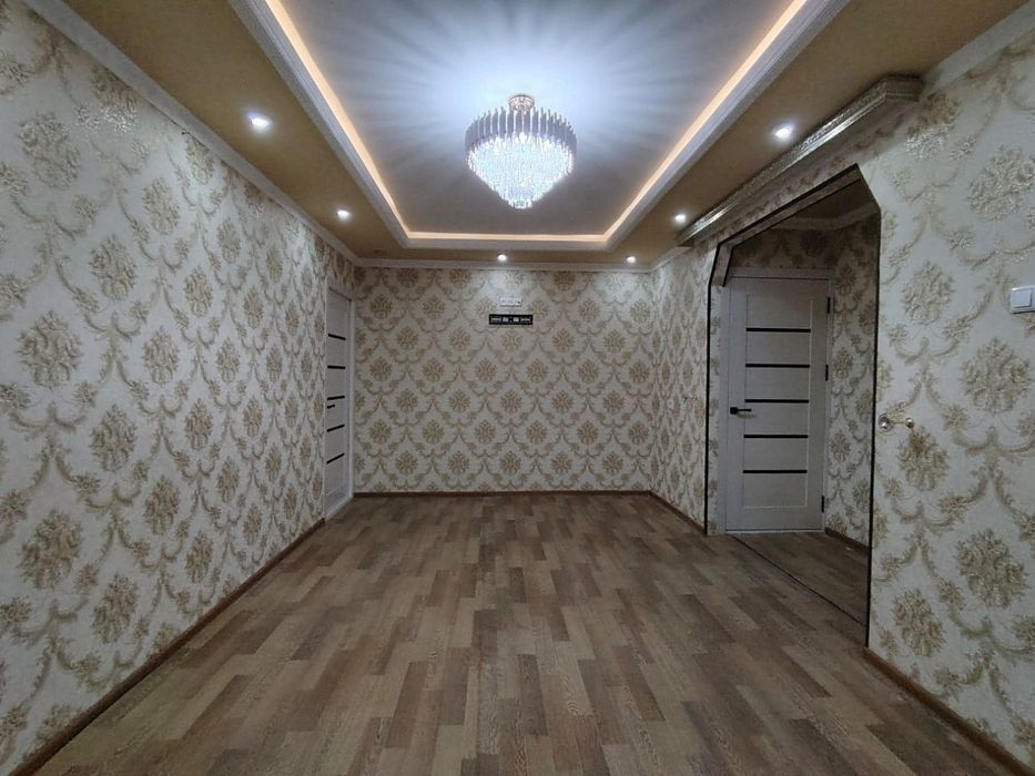 Fargʻona shahar Frunskiy massividagi 2 honali uy.