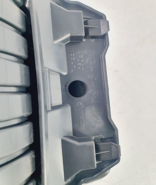 Ornament consola centrala dfr7-g0396 dgh9-64426 Mazda CX-30 1 DM  [din 2019 pana  2023] seria