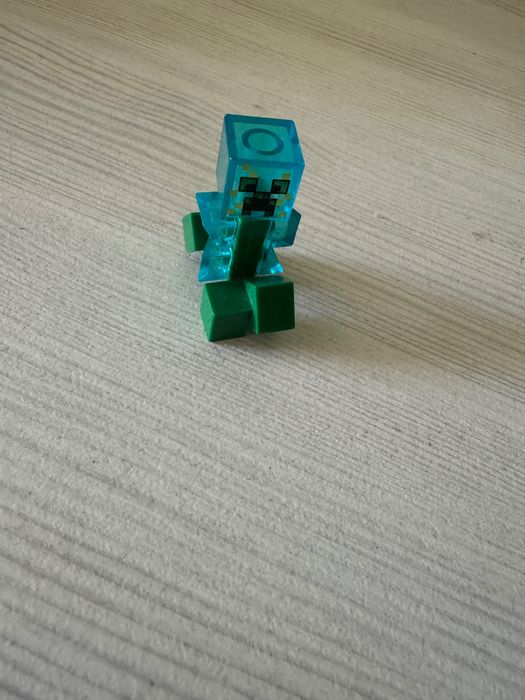 Продаю заряженного крипера Лего майнкрафт