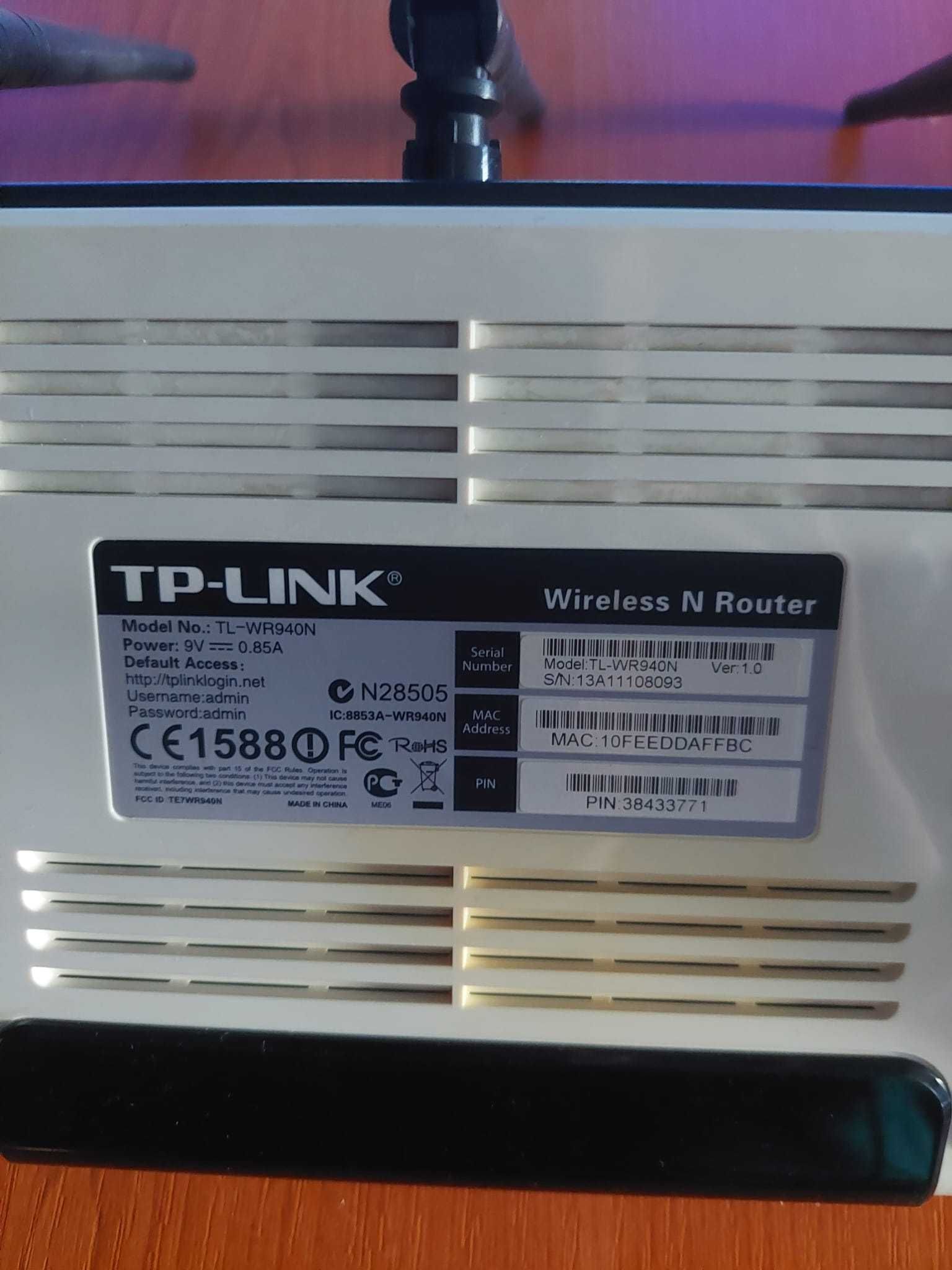 Vand la pachet doua routere tp link