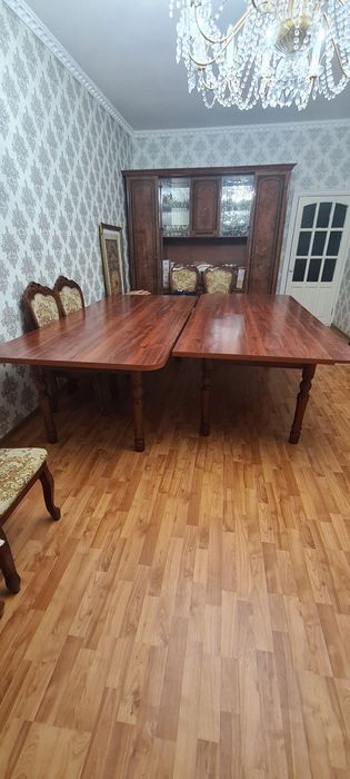 Продаётся стол и стулья