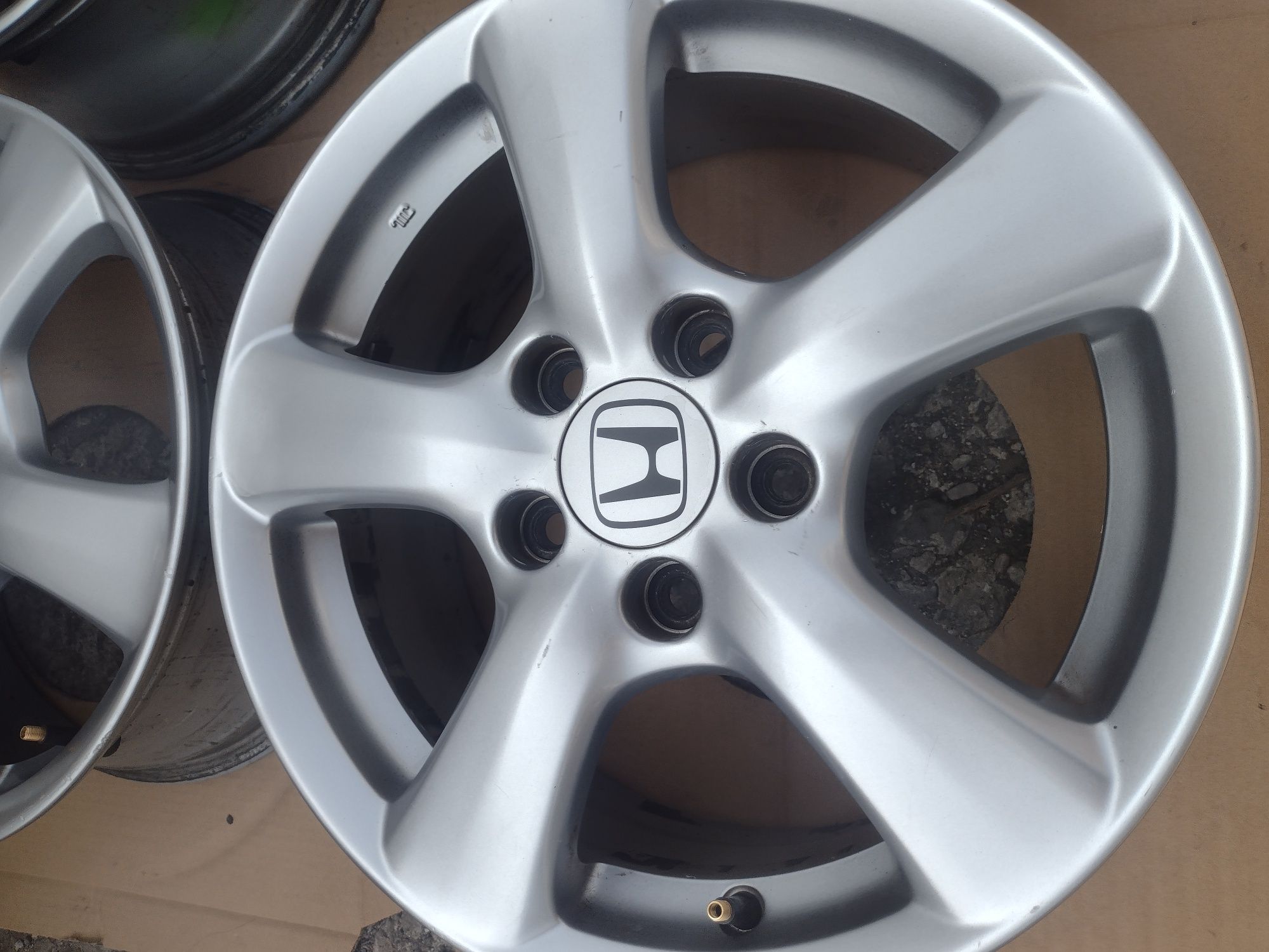 Перфектни 16-5х114.3 ЕТ55 6.5j Honda Civic