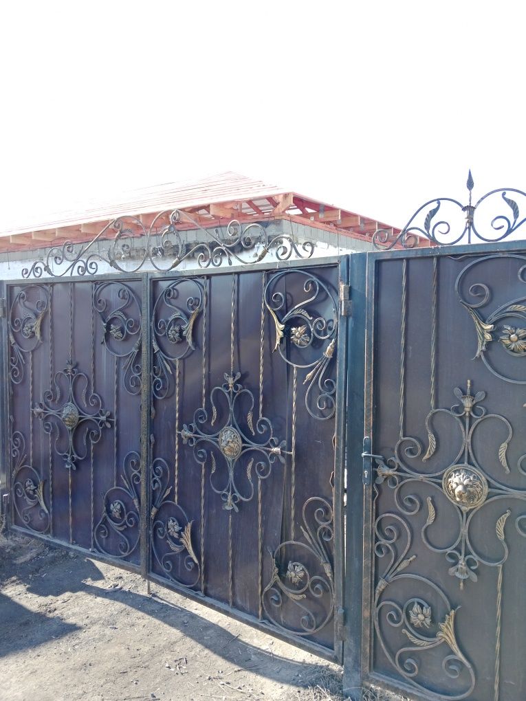 Продам 2 пары варот кованые