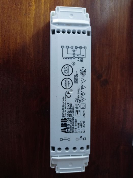 Transformator electronic 35-105W
pentru lămpi cu halogen