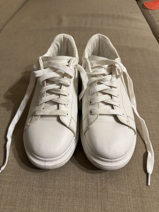 Adidasi albi nr 42