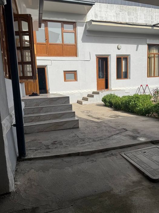 Uy sotiladi fayizli xovli tinchlik maxalla