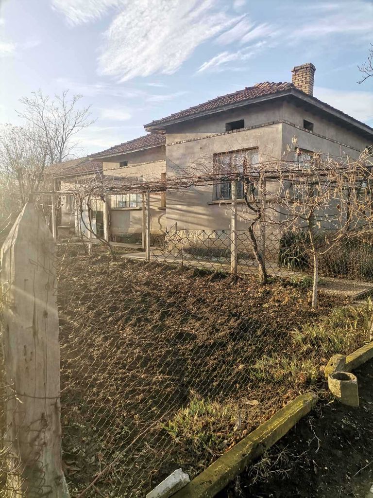Продава се Къща в Разград, Център - 130 кв.м за 432 €/кв.м - Снимка #1