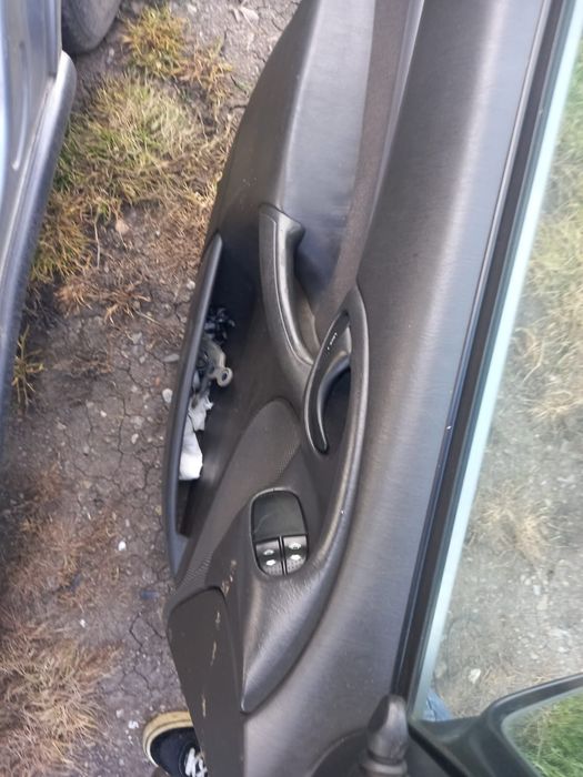 Vand usa stanga fata ford focus 1 impecabila complecta