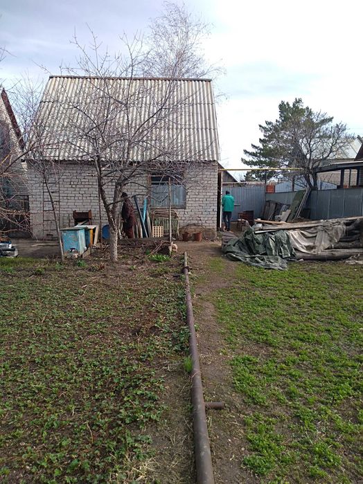 Продам дачу в чистом районе.  Трасса остановки.