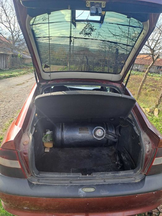 Opel vectra 1.6 Газ-бензин