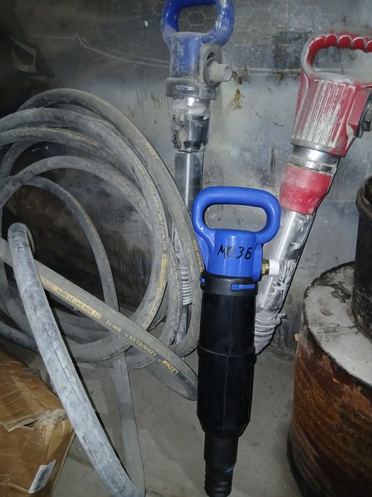 Продам пневмотически отбойник