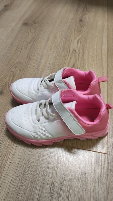 Маратонки за момиче