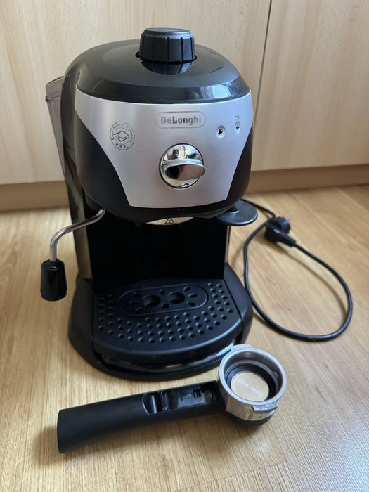 Aparat de cafea Delonghi