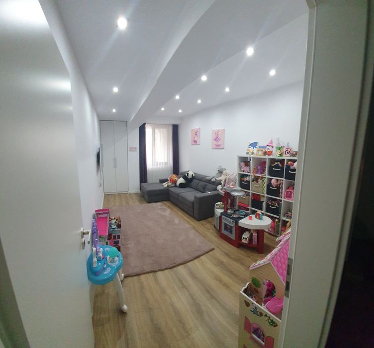 Apartament mobilat/utilat 3 camere, 99 mp utili +1 loc parcare.