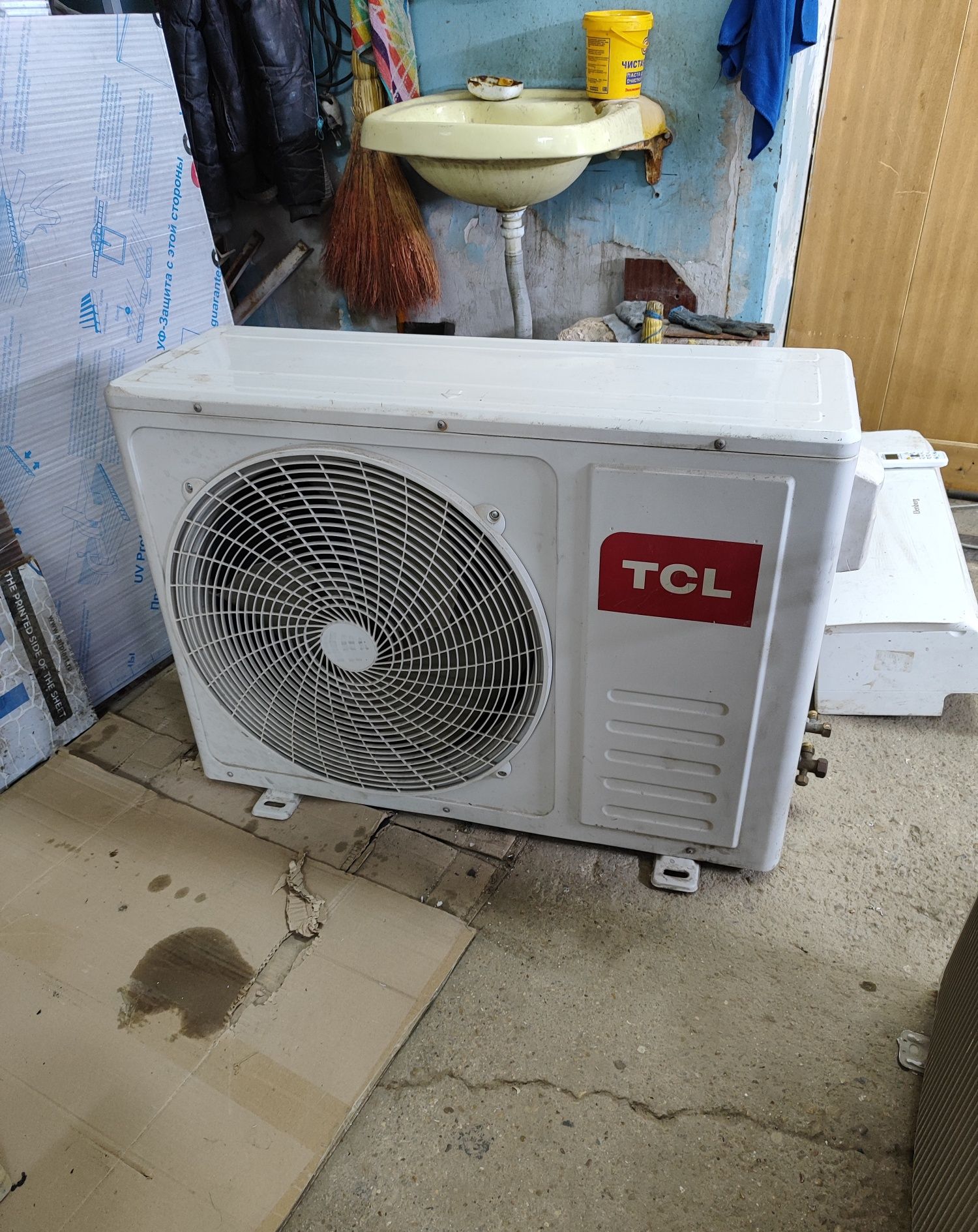 Наружний блок TCL TAC-24CHS/JE. Модель 24 на 72 квадрата.