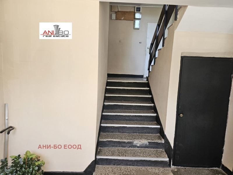 Продава се Двустаен апартамент в София, Полигона - 65 кв.м за 2000 €/кв.м - Снимка #9