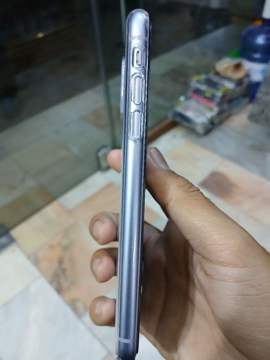 Iphone 11 sotiladi holati idial pamit 128 yomkist 71