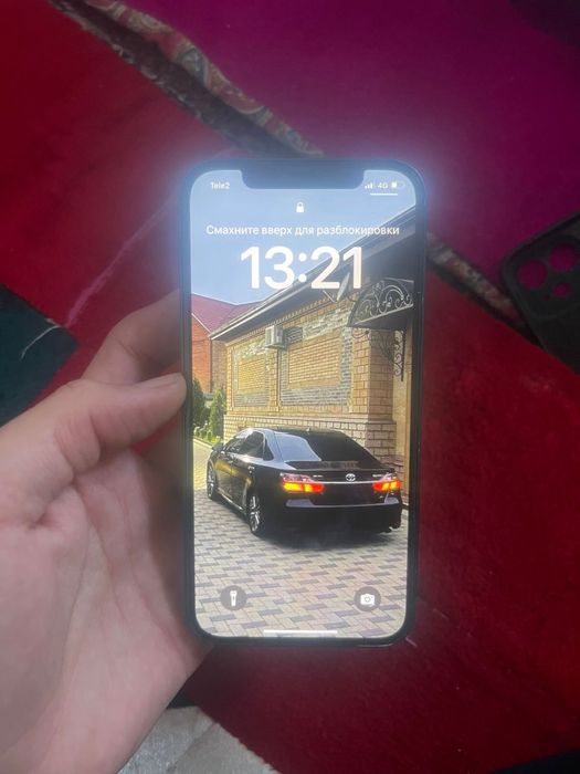 iPhone 12 128gb.