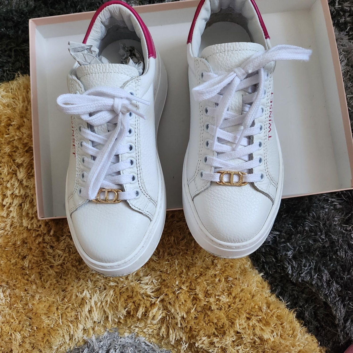 Сникърси Twinset