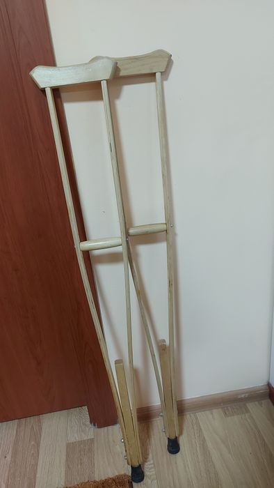 Костыли две штуки