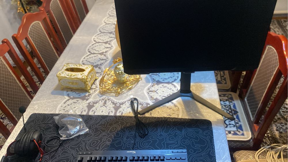 Монитор клавиатура мышь наушники