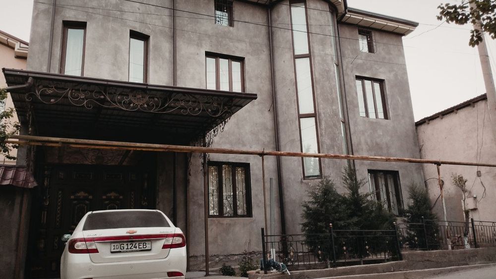 Аренда 8ком 3.5 соток Абу Сахийга якин Ором кафе!