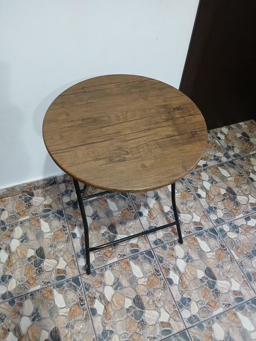 Masa pliabila 45 diametru 65 inaltime stare perfecta