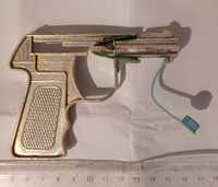 Vând/Schimb pistol de jucărie românesc cu defecte,starea din foto.