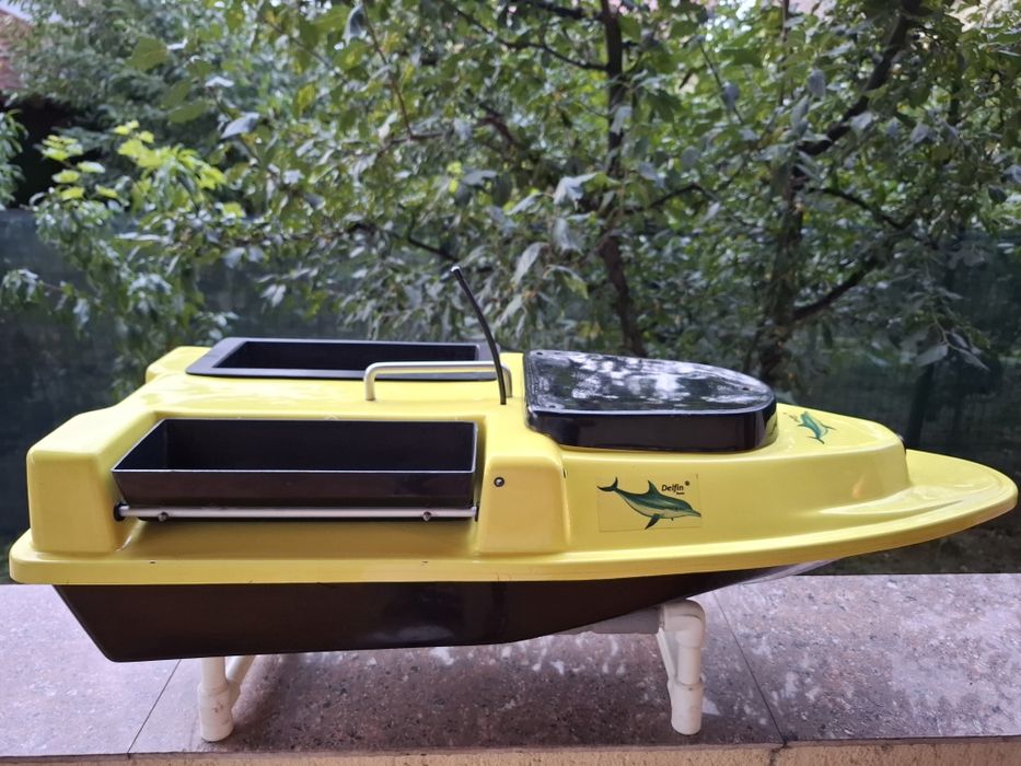 Vaporas navomodel barcuta pescuit