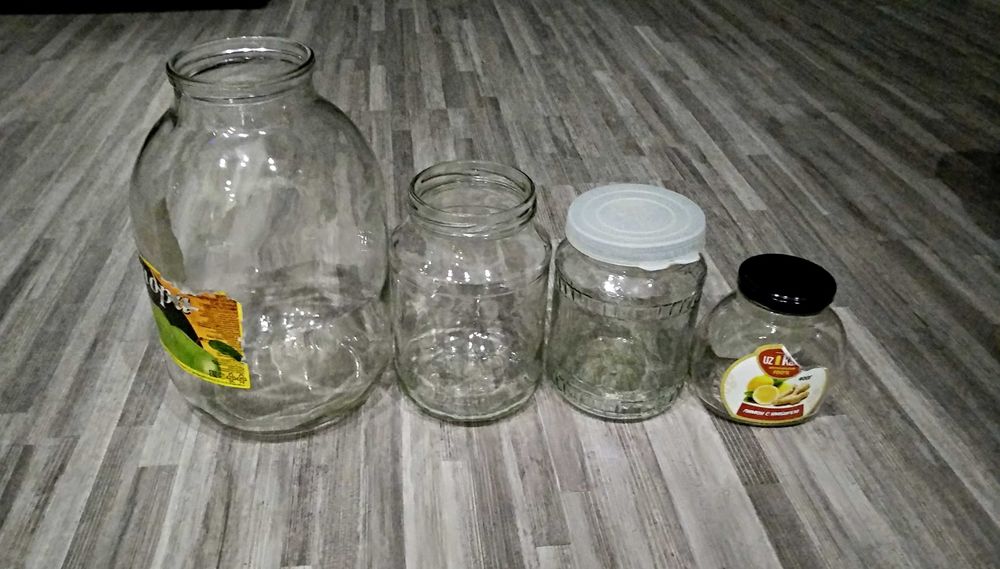 Отдам банки даром