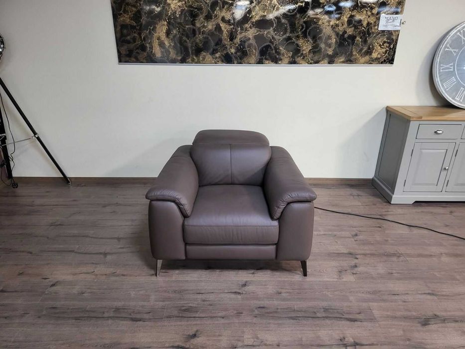 Кафяв кожен фотьойл с ел релакс механизъм и подгряваща функция