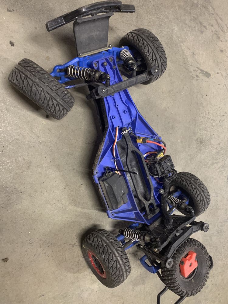 Ролер Traxxas Slash 2wd LCG